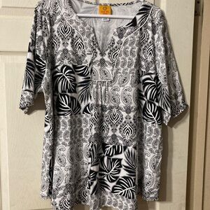Ruby Rd. Black & White Paisley Leaf Print Tunic